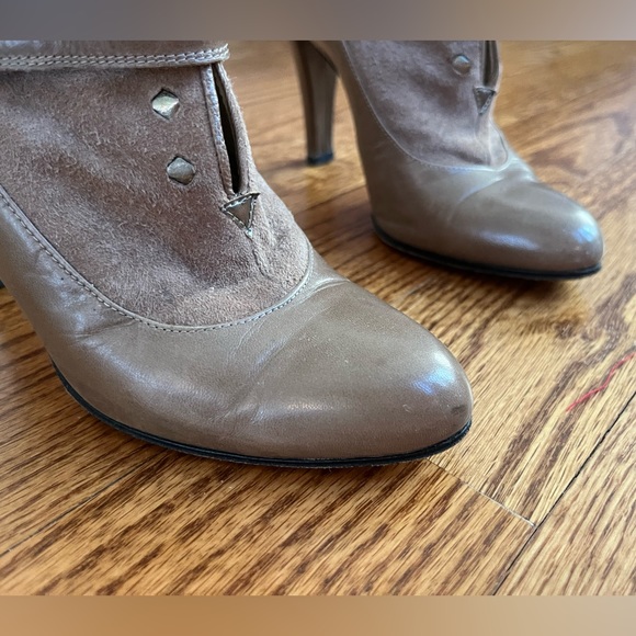 Yves Saint Laurent YSL vintage taupe leather booties - Picture 5 of 6